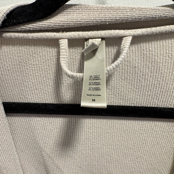 Soft Lounge Short Robe • SKIMS - Picture 3 of 4